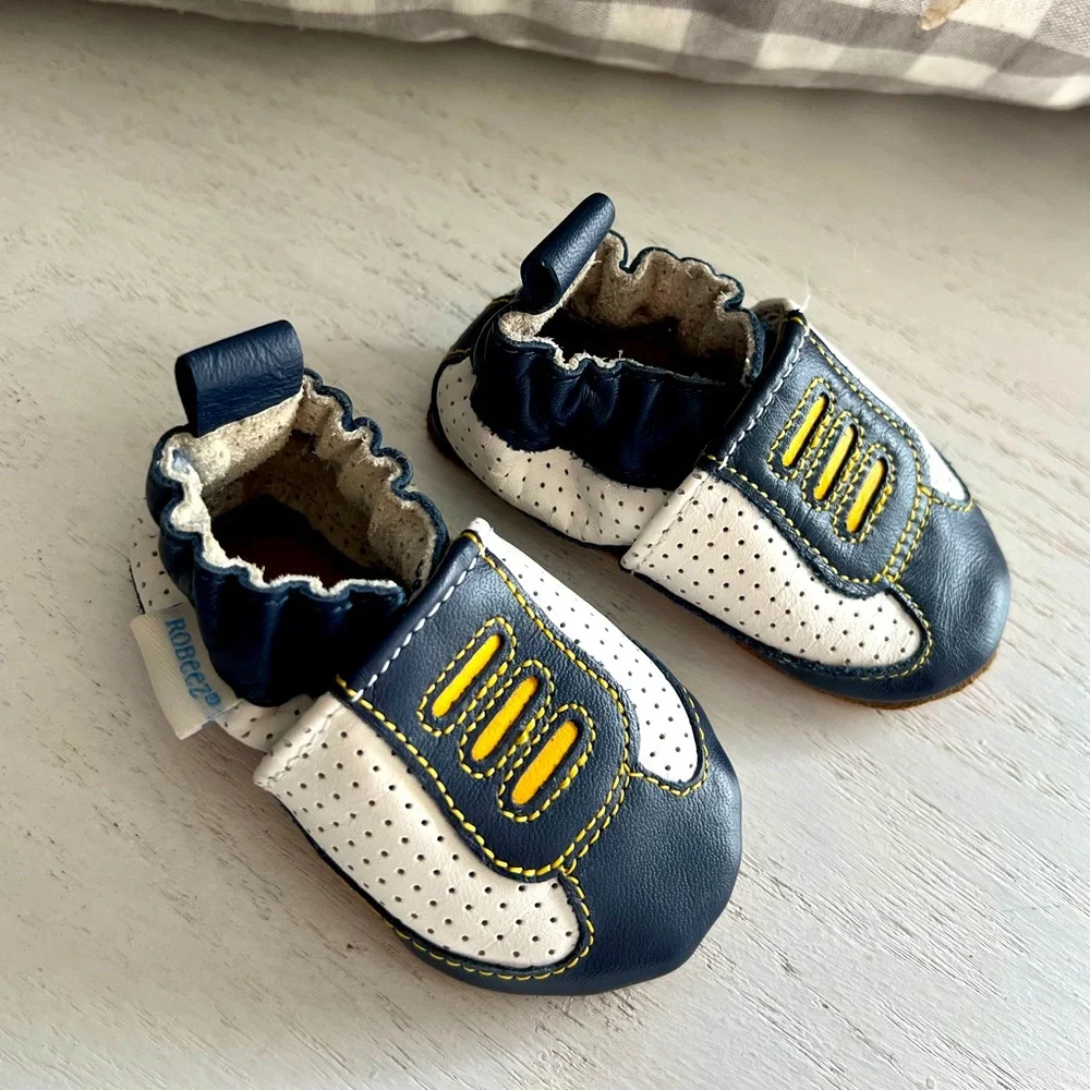 Robeez baby leather shoes 0-6 months